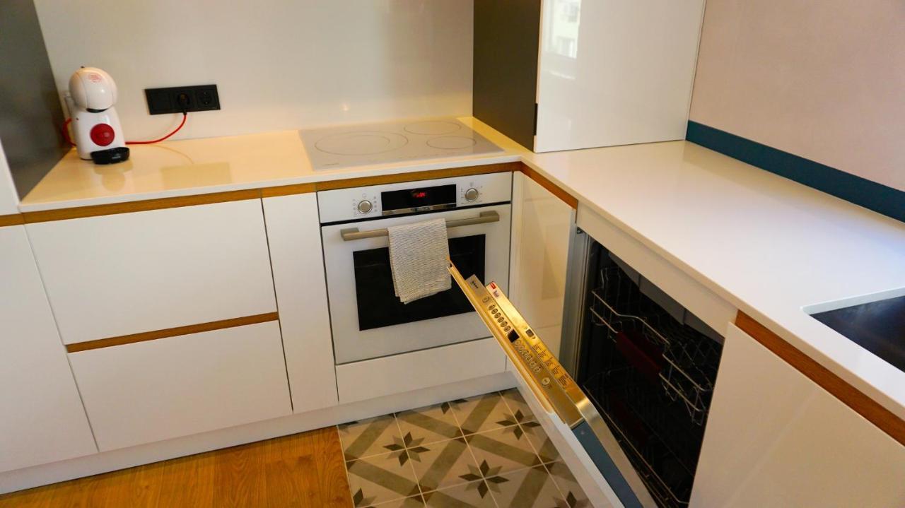 Апартамент Жасмин С Частен Гараж - Jasmin Apartment With Private Garage Varna Ngoại thất bức ảnh